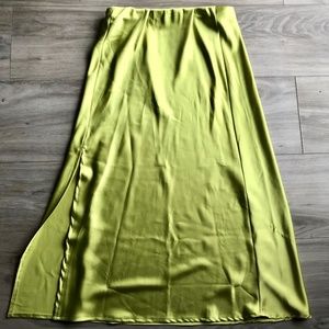 💚Electric lime green satin midi
